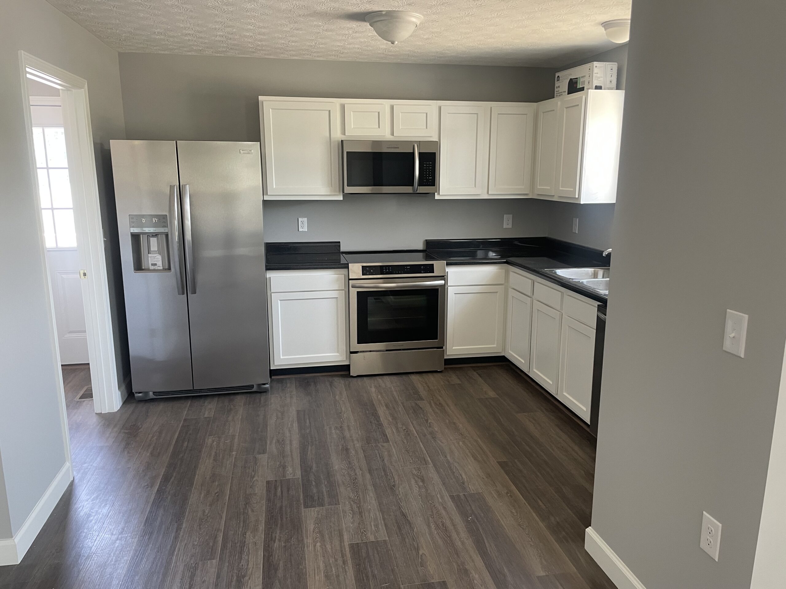 Kitchen with appliances